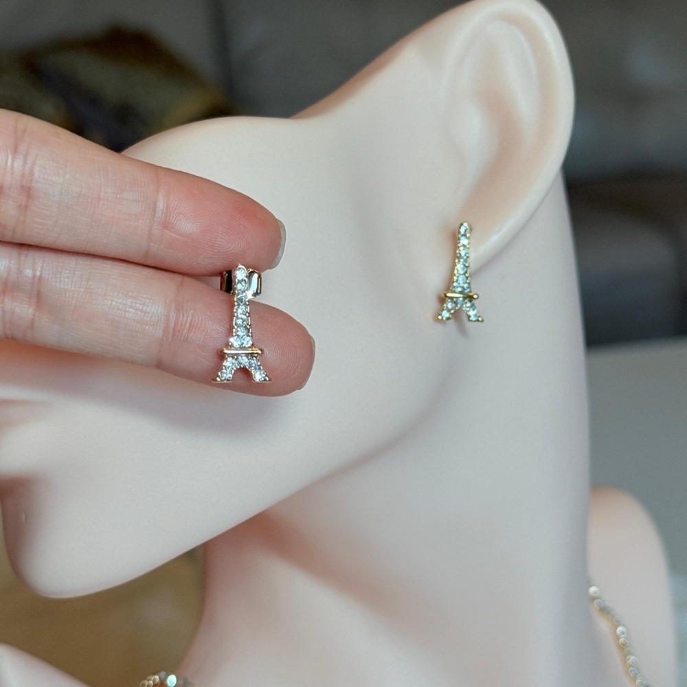Gold Eiffel Tower Earrings. - Picture 6 of 9